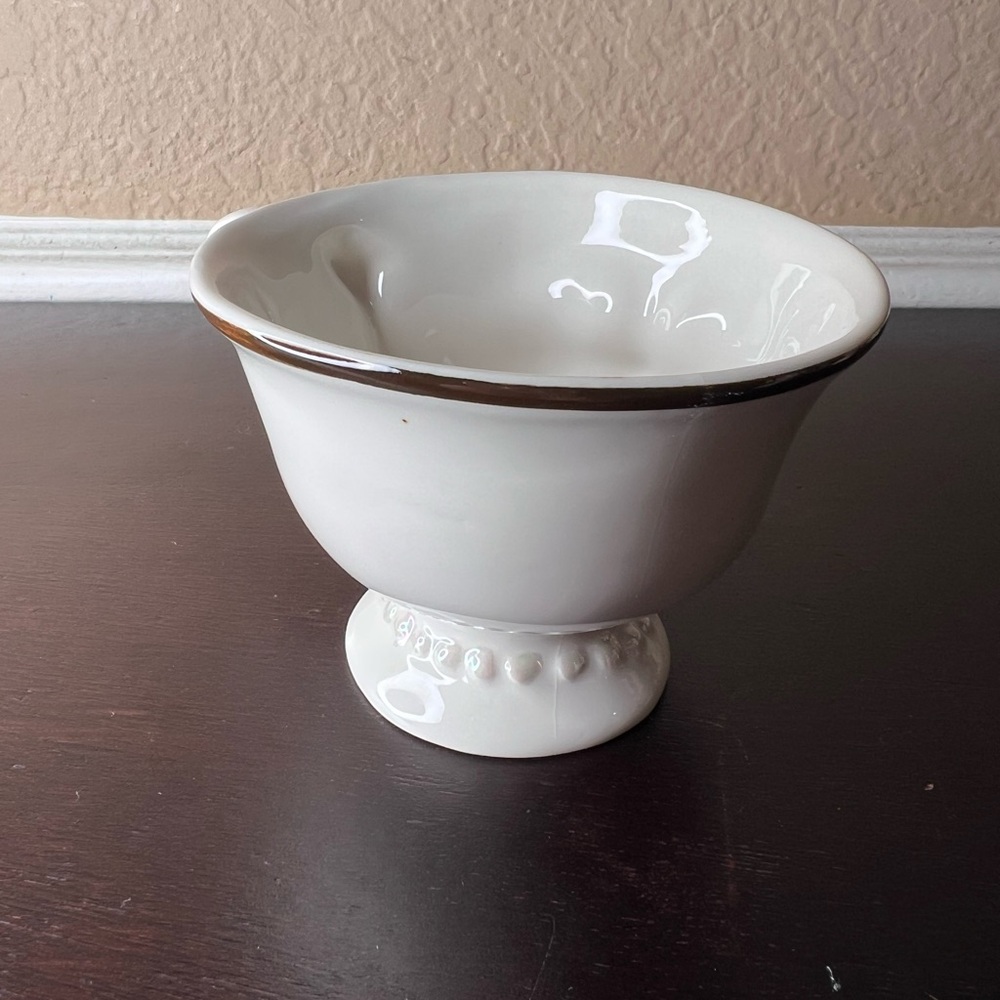 1990's Vintage Baileys Character Cup, Winking Lady, Footed Base - Picture 8 of 8